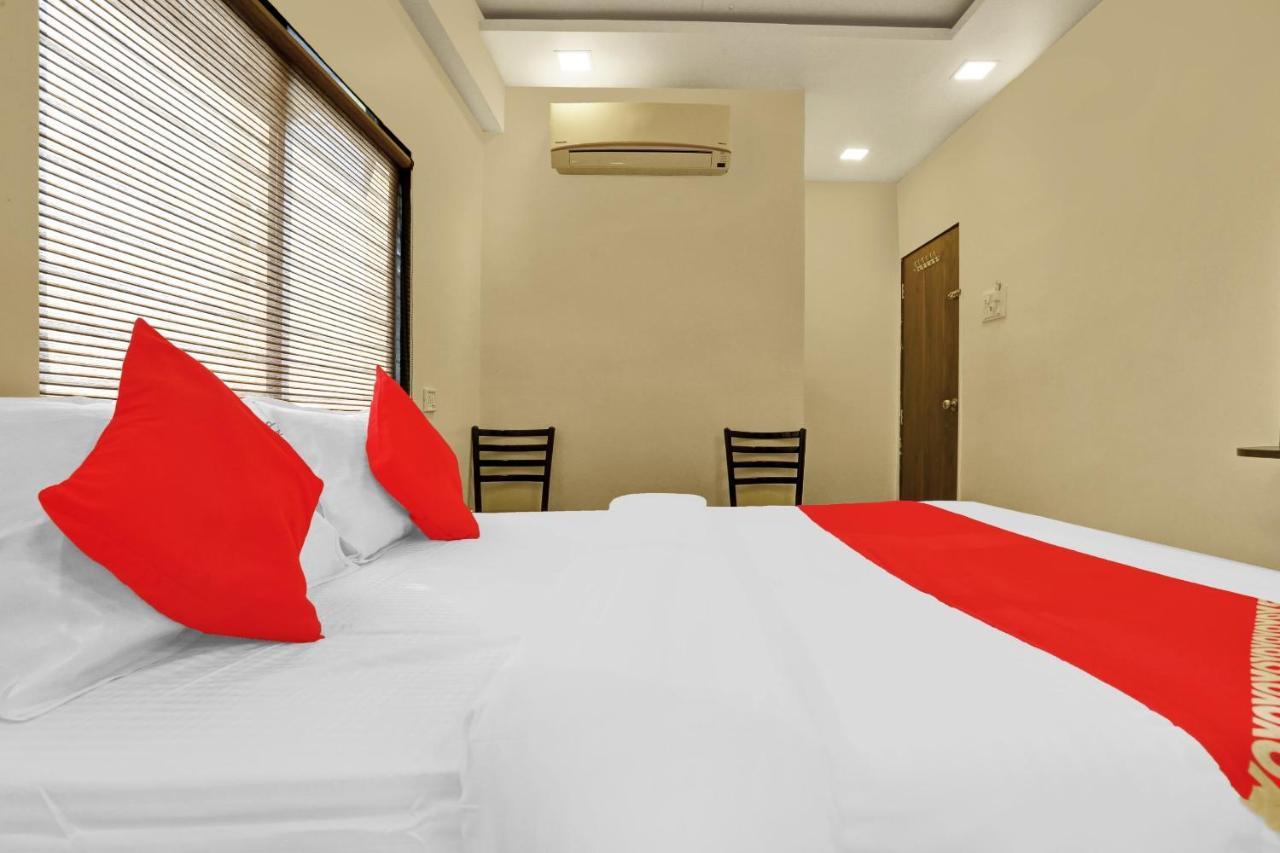 Hotel O Nandi Palace Lodging And Boarding Ulhasnagar Luaran gambar