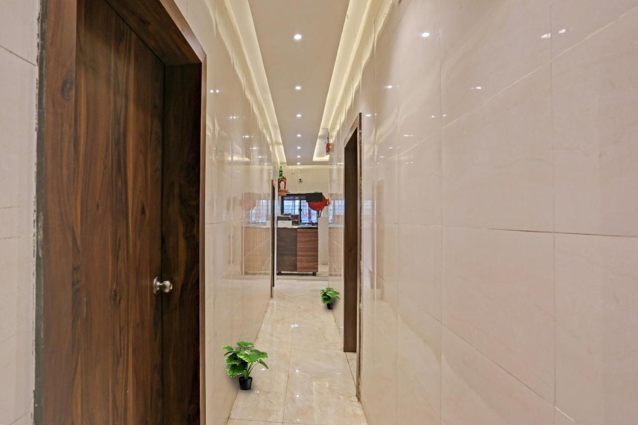 Hotel O Nandi Palace Lodging And Boarding Ulhasnagar Luaran gambar