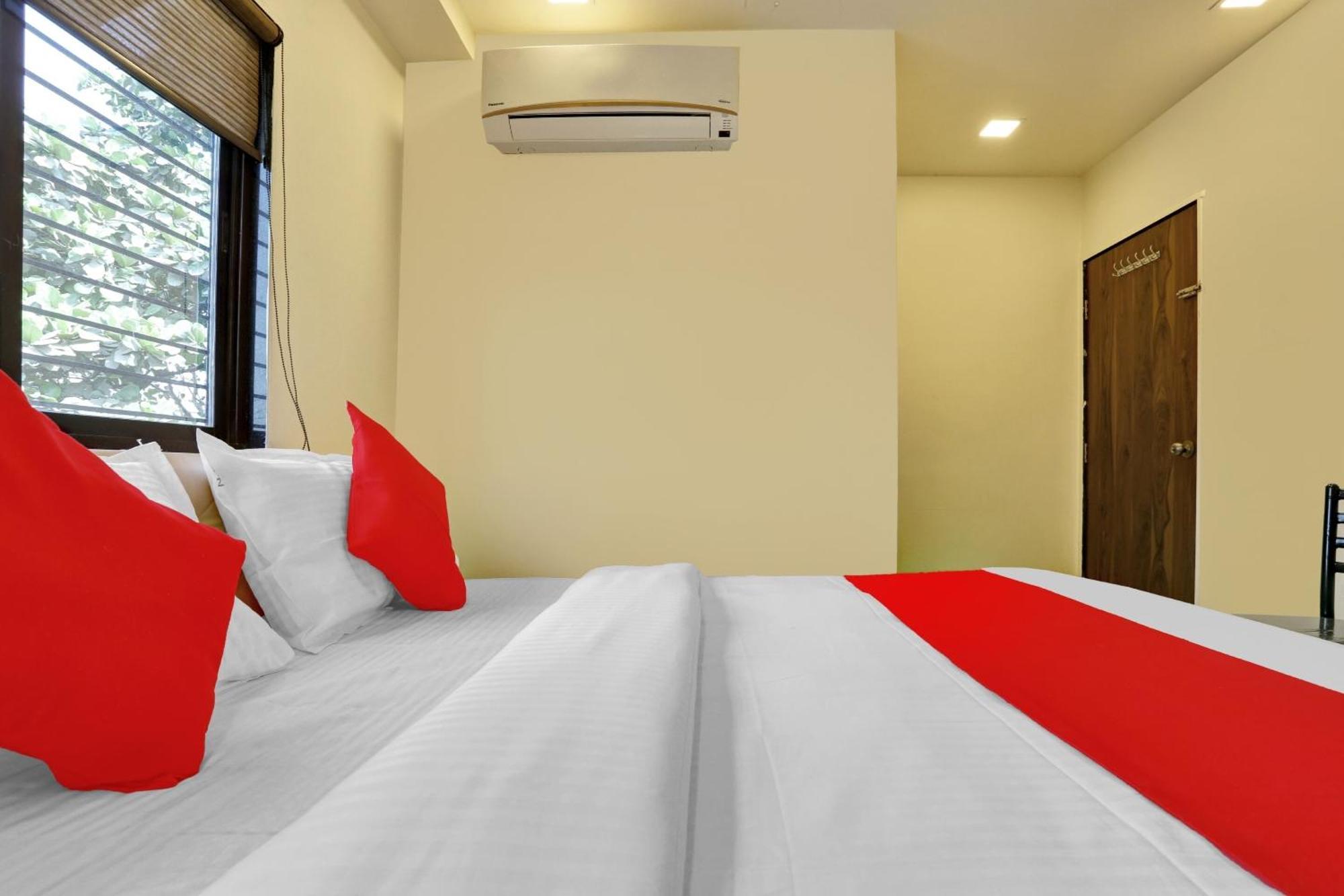 Hotel O Nandi Palace Lodging And Boarding Ulhasnagar Luaran gambar